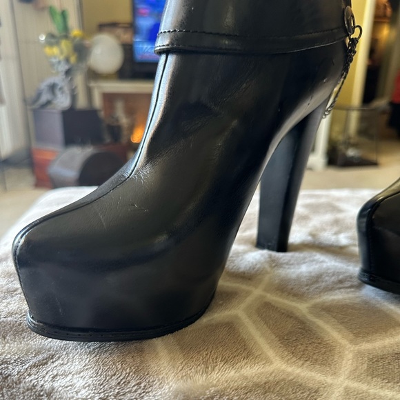 Italina Black Faux Leather w/ Chains High Heel Booties / Fold Over Ankle Boots. - Picture 5 of 12